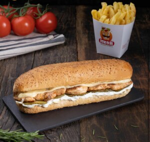 Image for 'سندويش شيش طاووق مع جبنة موتزريلا كومبو' Item